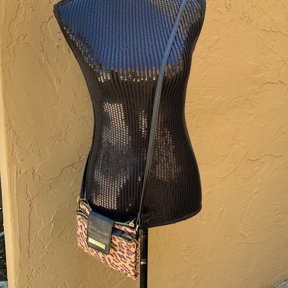 🎉HOST PICK🎉 Christian Siriano Animal Print Crossbody Bag - Picture 2 of 4